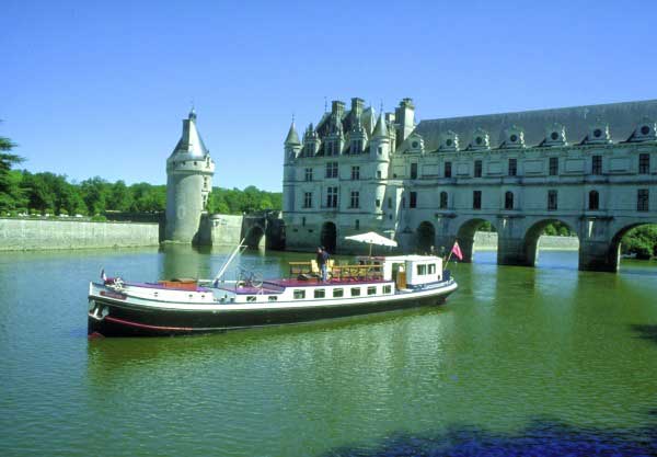 French Hotel Barge NYMPHEA Barging in France Loire Valley www.