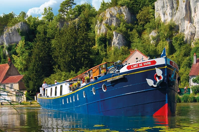 Photos : Nivernais French Hotel Barge l'Art de Vivre cruising Nivernais Canal in Northern Burgundy France