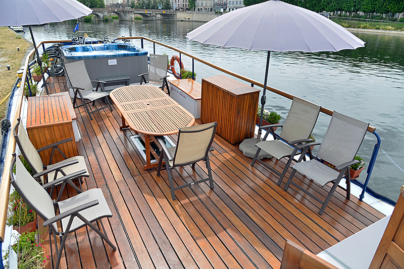 Photos : Sundeck - French Hotel Barge l'Art de Vivre cruising Nivernais Canal in Northern Burgundy France