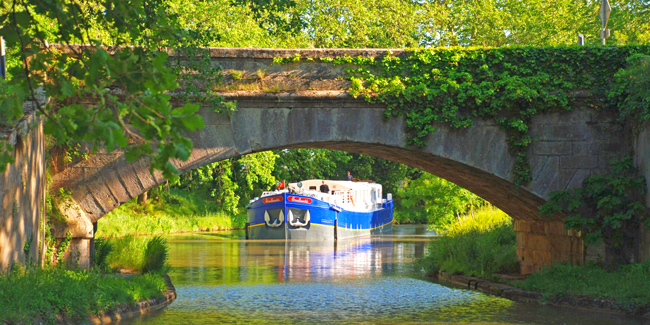 French Barge Enchante - Cruising Canal du Midi