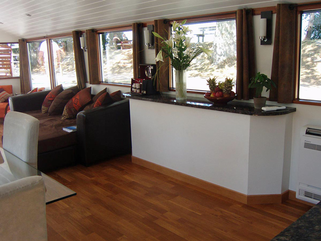 French Barge Enchante - Cruising Canal du Midi