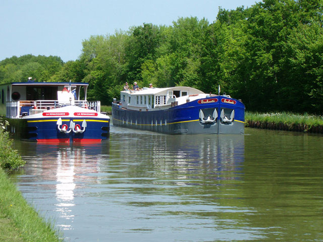 French Barge Enchante - Cruising Canal du Midi