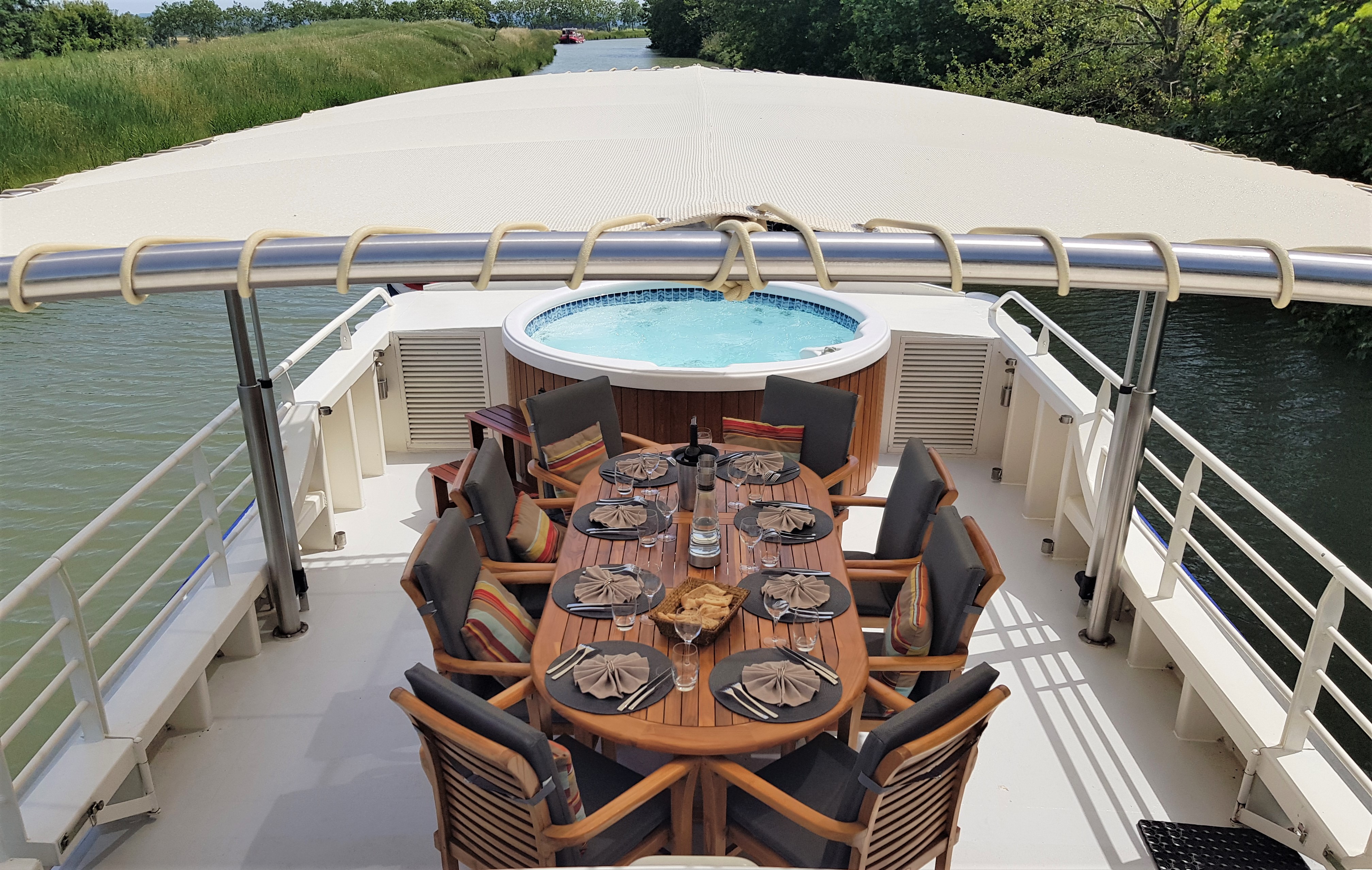 French Barge Enchante - Cruising Canal du Midi