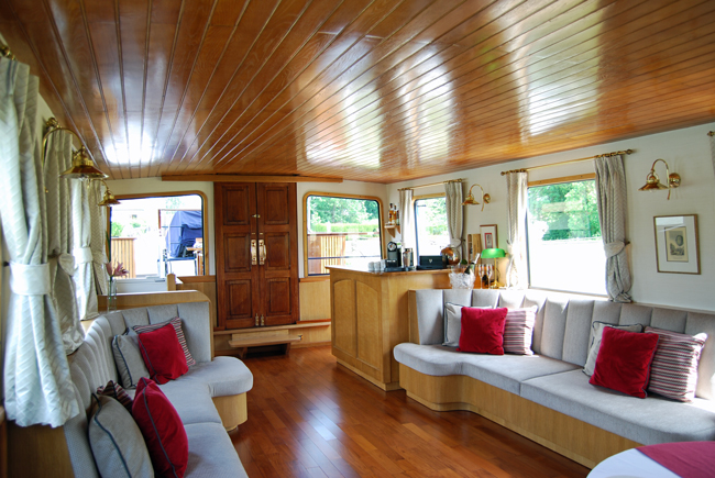 French Barge Impressionniste - Cruising Southern Burgundy Salon