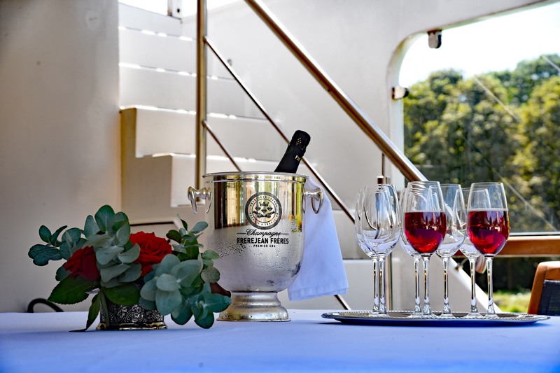 Photos : French Hotel Barge Kir Royale - Al fresco wine
