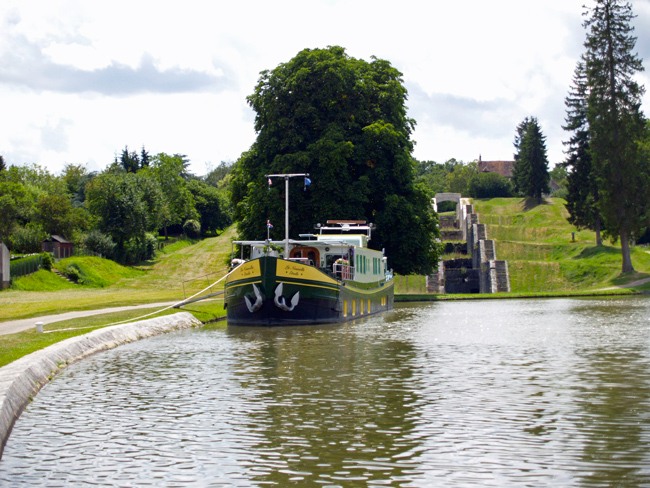 Hotel Barge La Nouvelle Etoile - Cruising France, Holland, Germany & Luxembourg