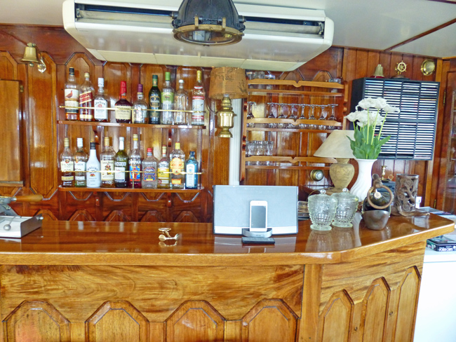 Hotel Barge La Nouvelle Etoile - Cruising France, Holland, Germany & Luxembourg