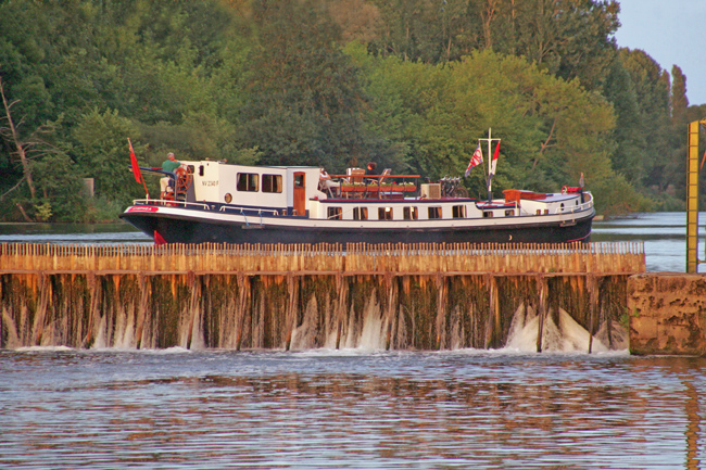 French Barge Nymphea - Cruising the Loire Valley, France