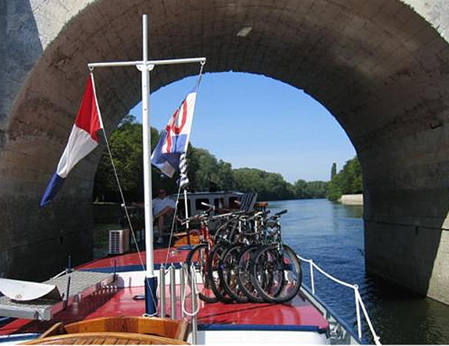 French Barge Nymphea - Cruising the Loire Valley, France