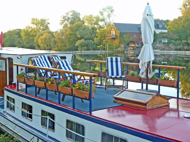 French Barge Nymphea - Cruising the Loire Valley, France