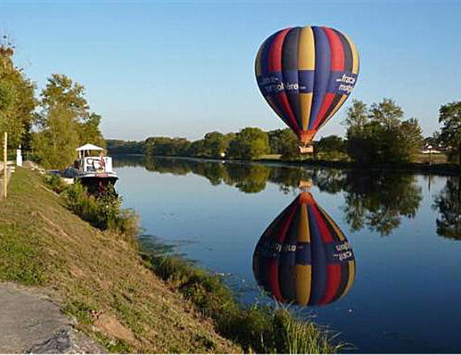 French Barge Nymphea - Cruising the Loire Valley, France