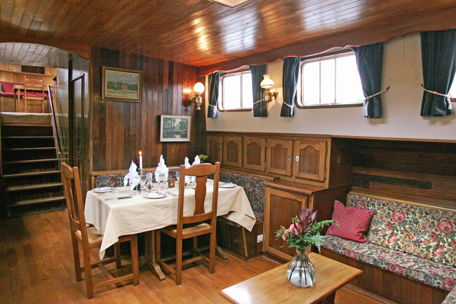 French Barge Nymphea - Cruising the Loire Valley, France