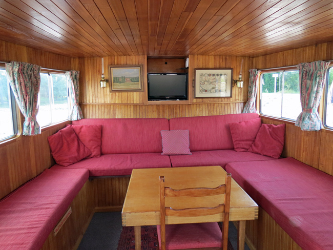 French Barge Nymphea - Cruising the Loire Valley, France