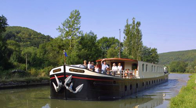 Relax and enjoy the cruise - French Barge Prosperite - Cruising Southern Burgundy