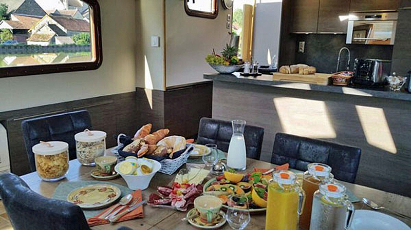 French Barge Rendez-Vous - Cruising the canals of Burgundy France