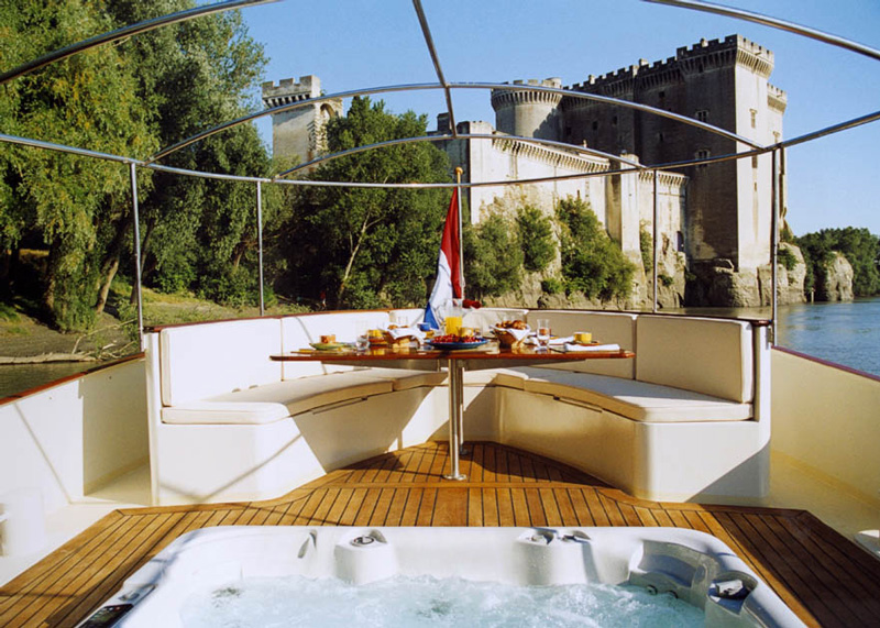 French Barge Roi Soleil - Cruising the south of France