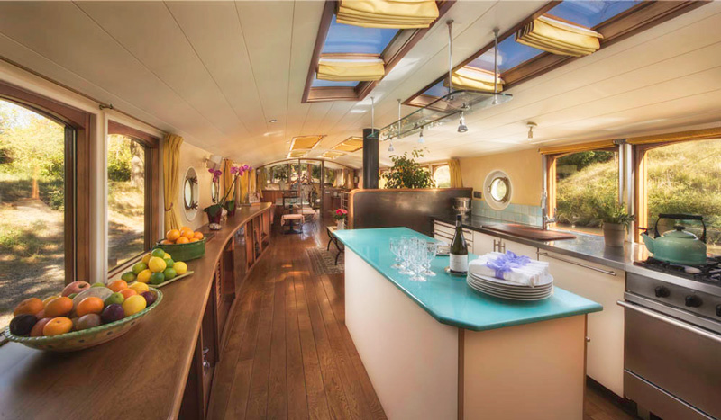 French Barge Roi Soleil - Cruising the south of France