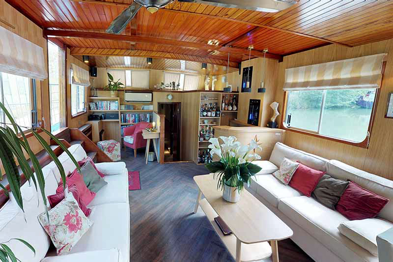 French Barge Rosa - Salon - Cruising Gascony and Bordeaux France