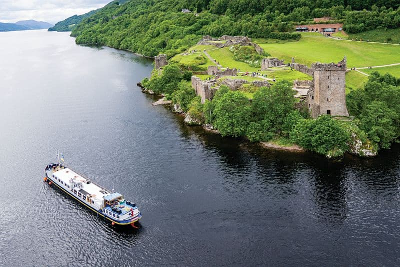 Hotel Barge Scottish Highlander - Cruising Scotland
