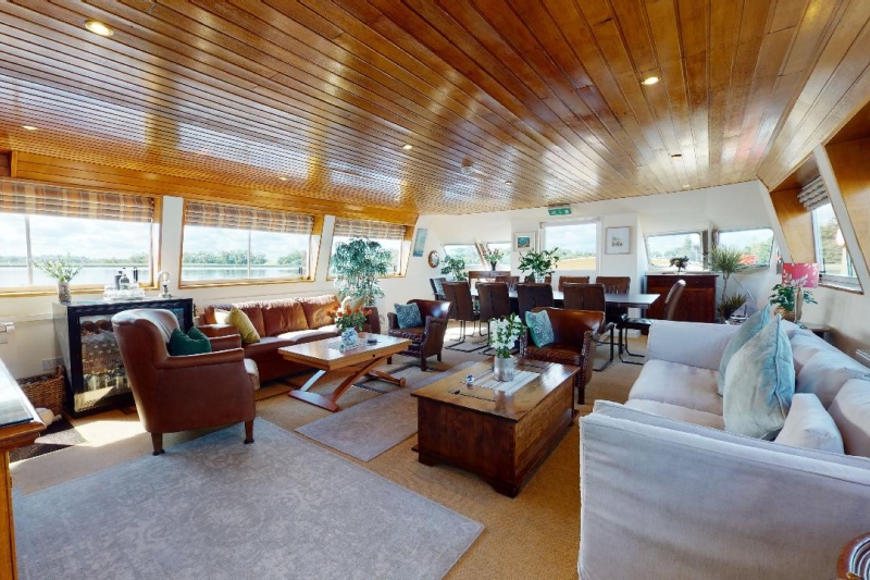 Irish Hotel Barge Shannon Princess - Cruising Ireland