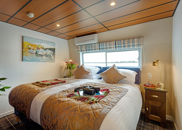 Irish Hotel Barge Shannon Princess - Cruising Ireland