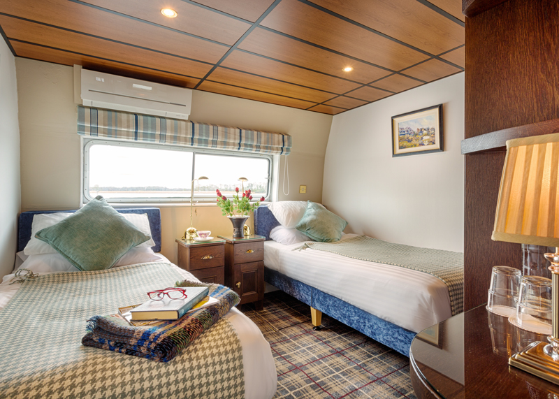 Irish Hotel Barge Shannon Princess - Cruising Ireland