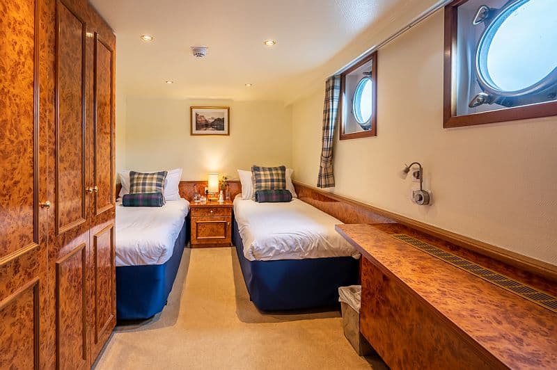 Scottish Hotel Barge Spirit of Scotland - Cruising Scotland