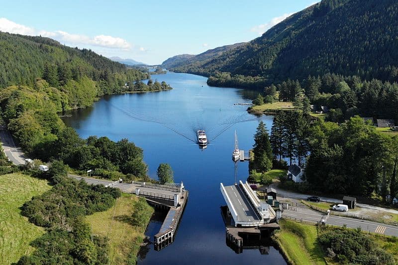 Scottish Hotel Barge Spirit of Scotland - Cruising Scotland