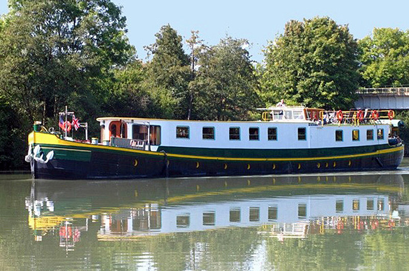 Barge charter cruises blog Barging blog - Welcome Adagio - Barging in Holland Barging in France