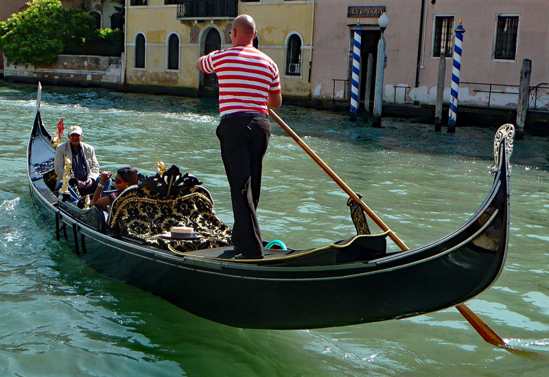 Barging cruise charter blog - Venice Italy gondolier