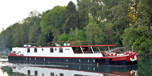 Hotel Barge AURORA - Barging in Belgium - www.BargeCharters.com