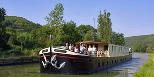 Hotel Barge PROSPERITE - Barging in France - www.BargeCharters.com