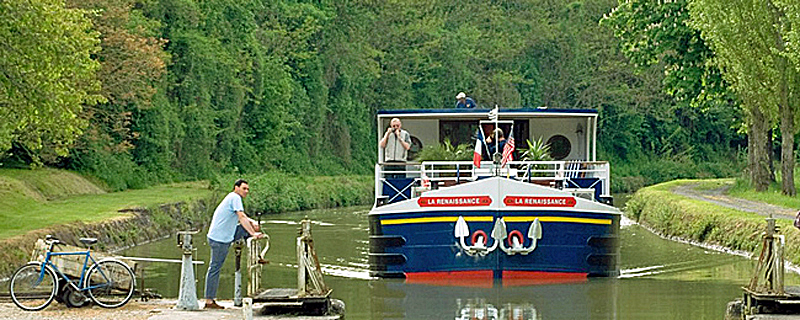 Renaissance entering lock - Canal de Briare, France Barging in France - Lock Renaissance Canal de Briare, France - BargeCharters.com