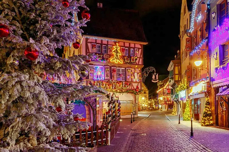 Beautiful cobbled streets - Christmas Market barge cruise in Alsace-Lorraine France French Hotel Barge Cruises in Alsace-Lorraine France. Christmas Market Alsace France