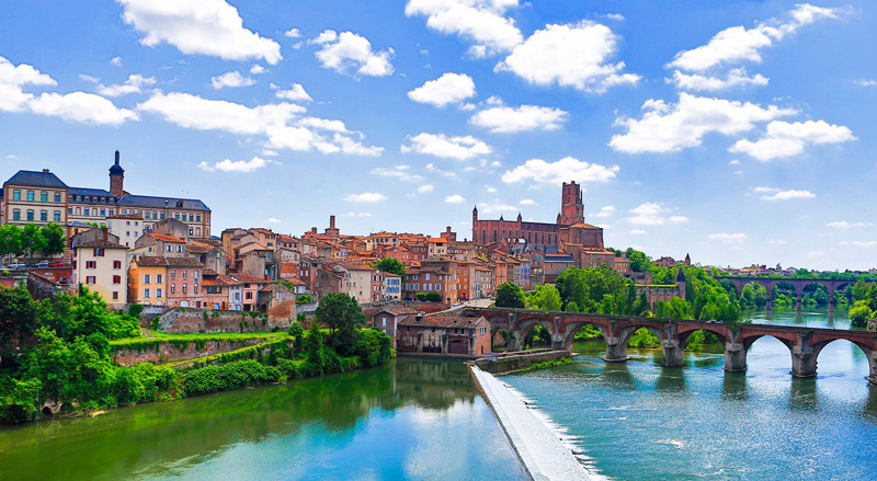 Toulouse French Hotel Barges Vacations Cruises Tours Charters Barging in France - Toulouse Canal de Garonne, France - BargeCharters.com