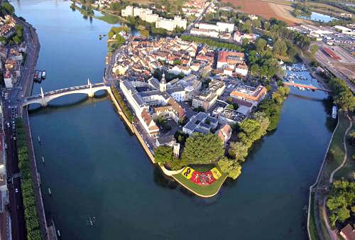 Chateau de Germolles - www.BargeCharters.com