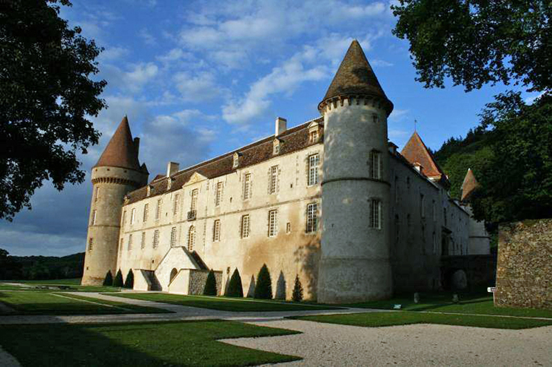 canal du nivernais Chateau de Bazoches