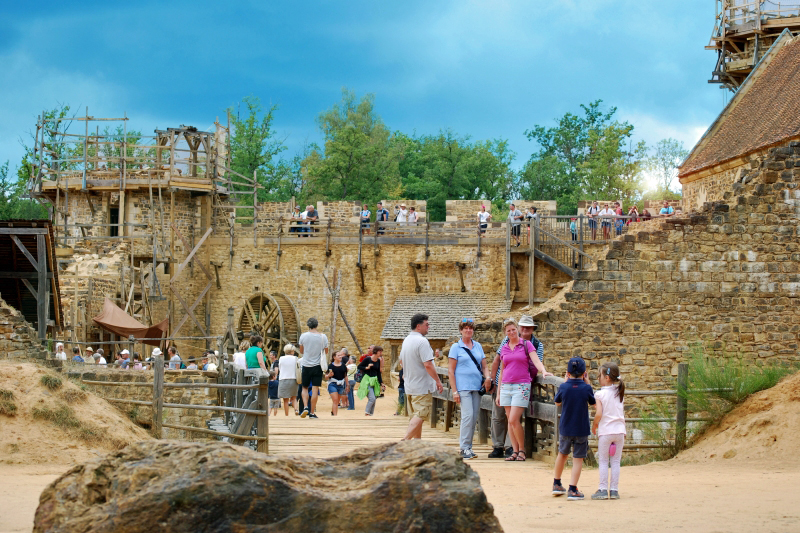 canal du nivernais Guedelon