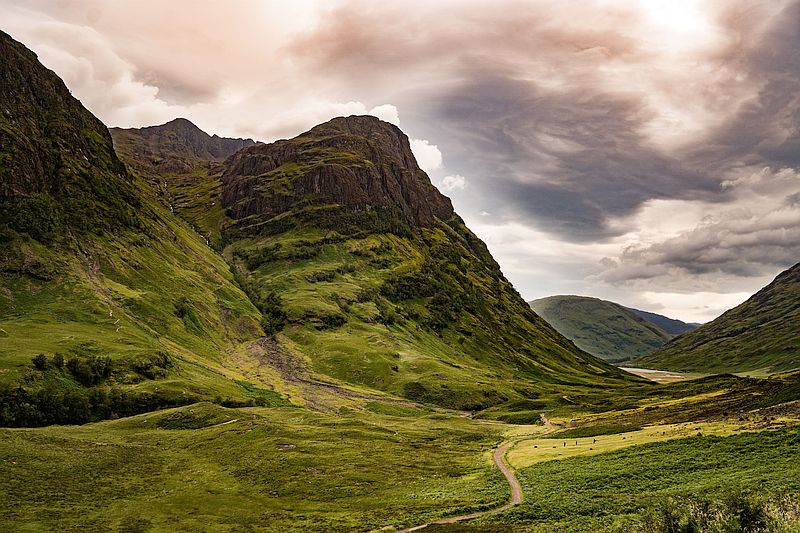 GLENCOE - Scottish Highland Caledonian Canal Barge Cruise