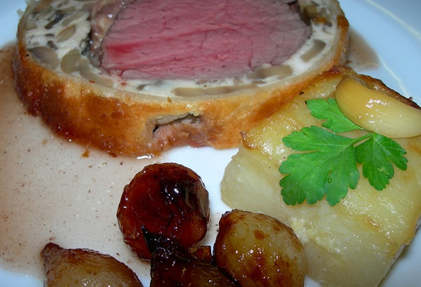 A delicious dinner aboard English Hotel Barge Magna Carta