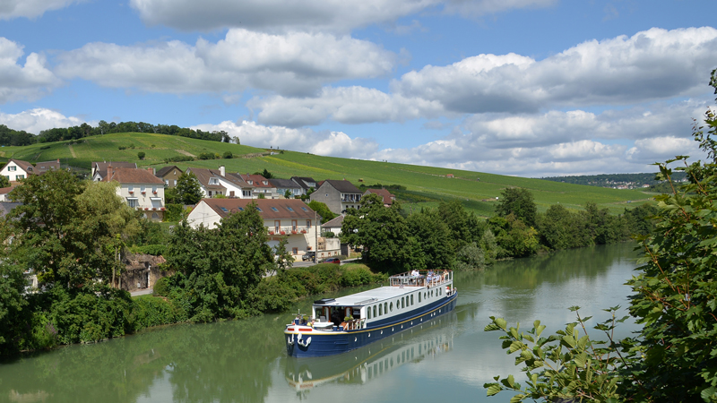 Hotel Barge Kir Royale - Cruising in Champagne, France