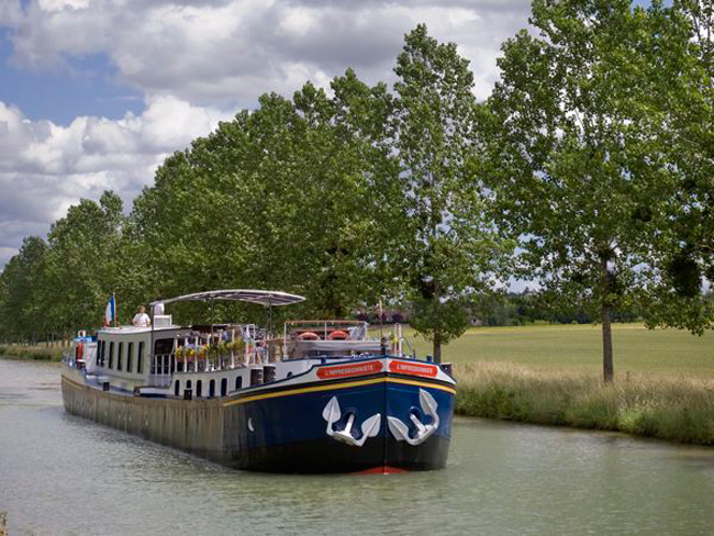 Enjoy the waterways of Burgundy on a barge cruise with L'Impressionniste