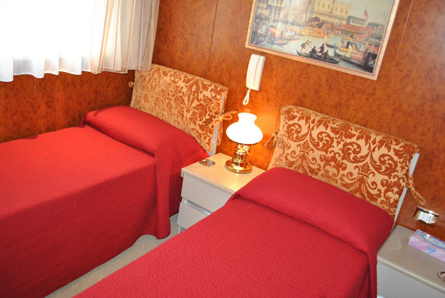 La Bella Vita - Guest Cabin, Twin