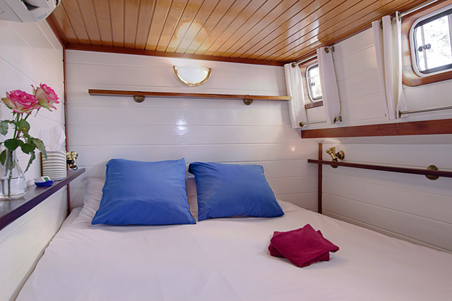 French Hotel Barge Athos - Guest cabin, double