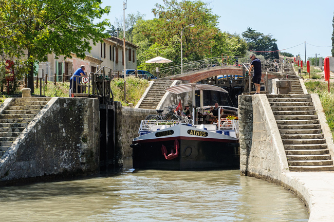 Athos leaving the Fonserannes staircase lock