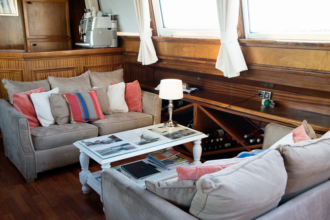 Hotel Barge Athos - Salon sofas
