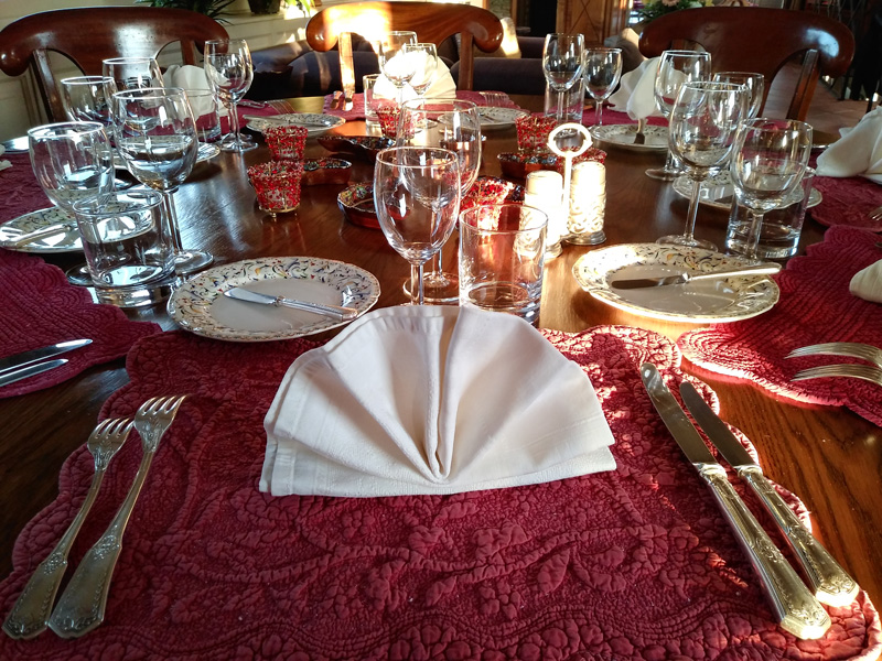 Hotel Barge Aurora - Dining Table Set For Dinner