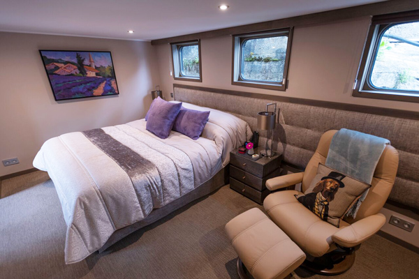 French Hotel Barge Grand Cru - guest cabin