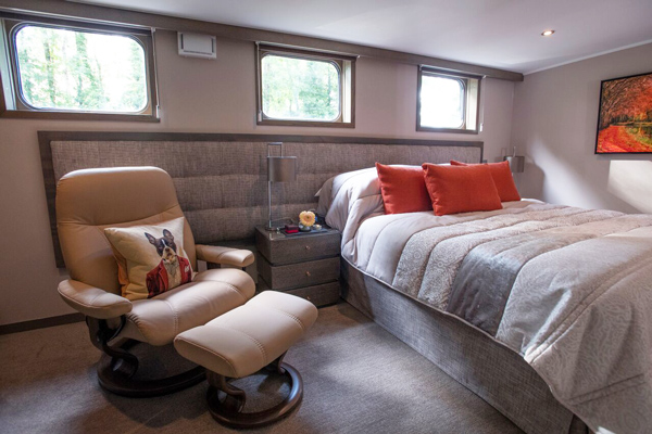 French Hotel Barge Grand Cru - guest cabin