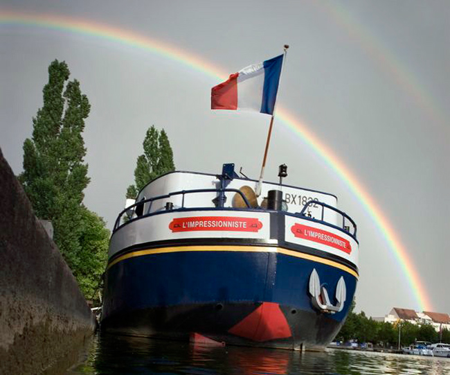 Rainbow over Hotel Barge L'Impressionniste - Follow your dreams